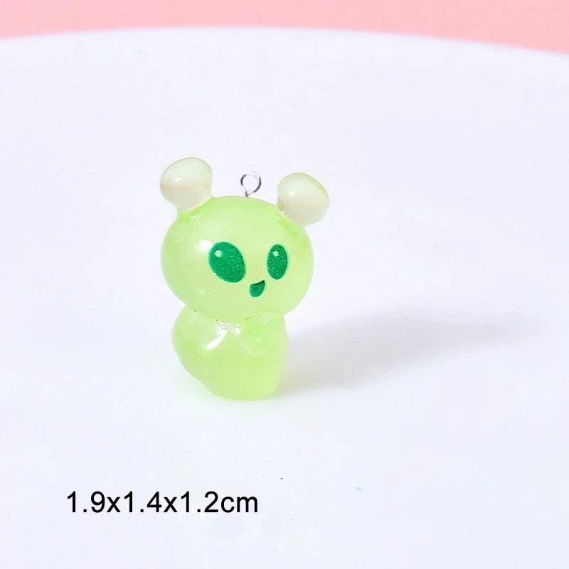 10Pcs Luminous Mini Green Alie - Resin Art Jewellery Kit recension och pris